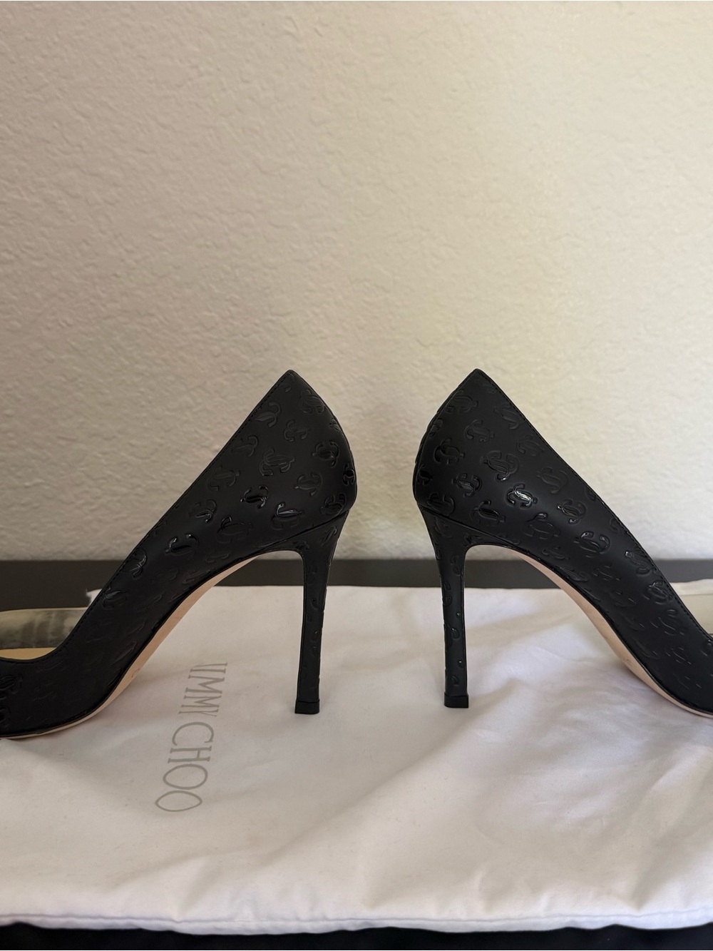 Jimmy Choo Black and Cream Two-Tone Pointed Toe Stiletto Pumps - Picture 4 of 4